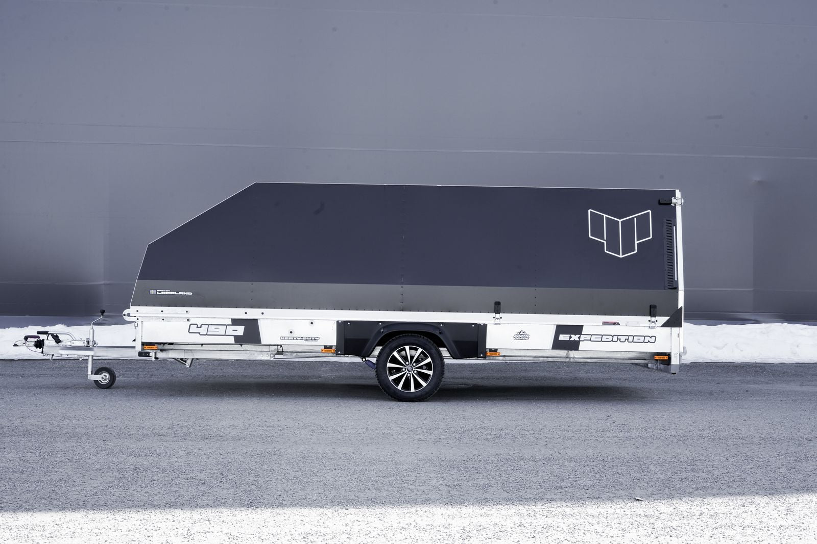 4P Expedition 445 EXi