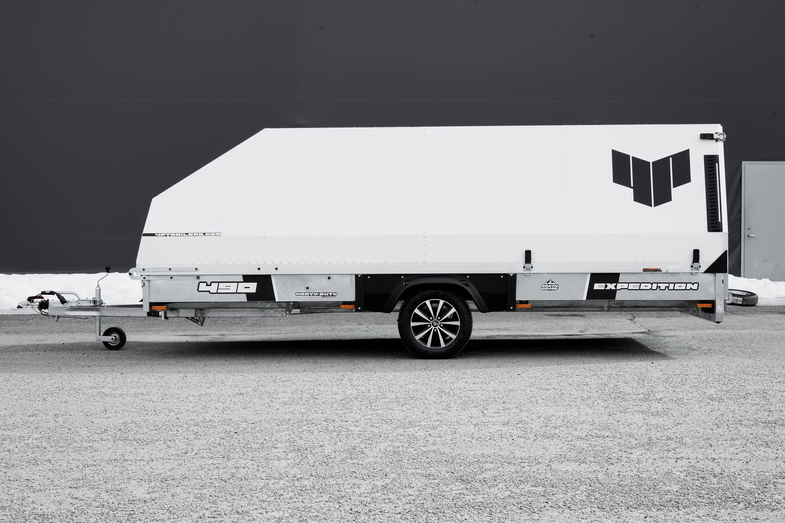 4P Expedition 445 EXi